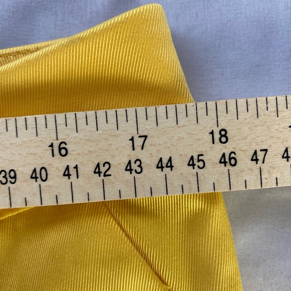 Women 7th Ave NY & Co yellow Capri pants size 10 - Picture 6 of 6